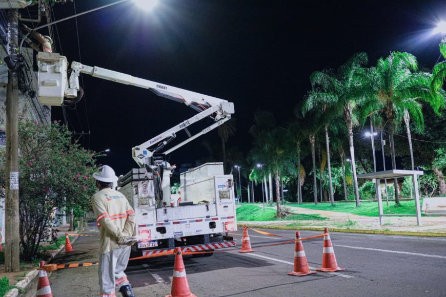 Rede Limpa remove 15 mil metros de cabos irregulares no Centro de Campo Grande em operação inédita