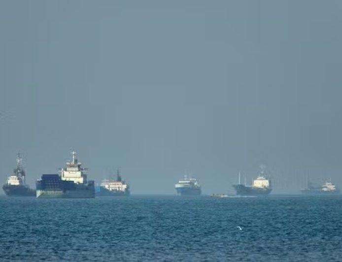 EUA atacam portos iranianos próximos ao Estreito de Ormuz e tensão volta a crescer no Oriente Médio