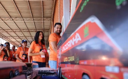 Encontro de busólogos reúne apaixonados por ônibus de vários estados em Campo Grande