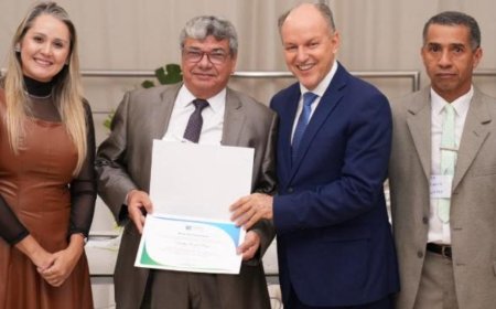 Em noite de homenagem, Junior Mochi entrega Moções a 78 pastores em Campo Grande