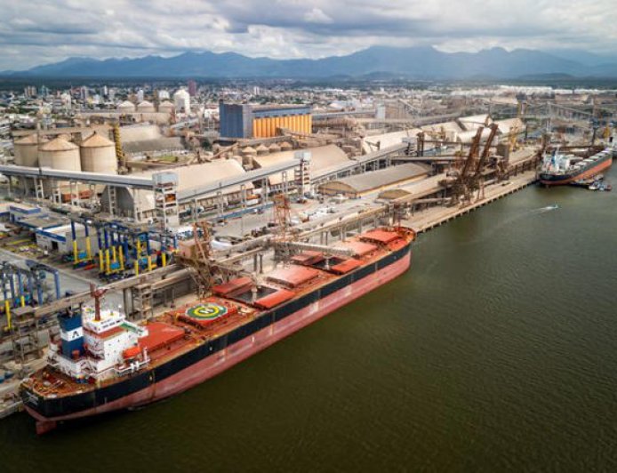 Balança comercial brasileira tem superávit de US$ 7,823 bi em maio, aponta MDIC