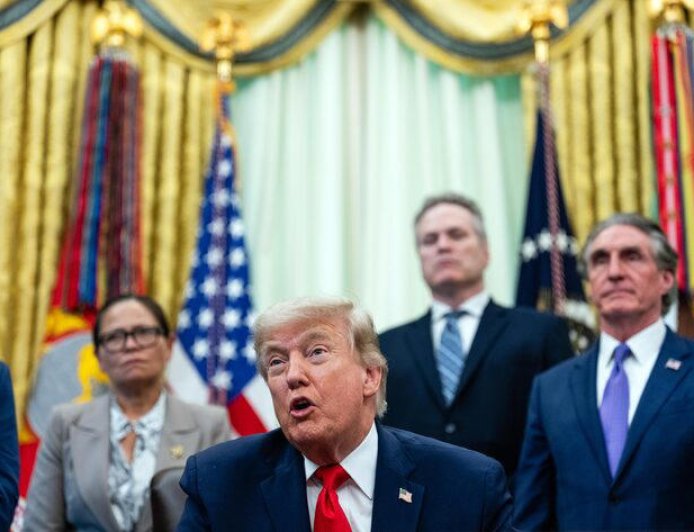 Trump celebra acordo com Irã por reabertura do Estreito de Ormuz, mas objetivos da guerra ficam para depois.