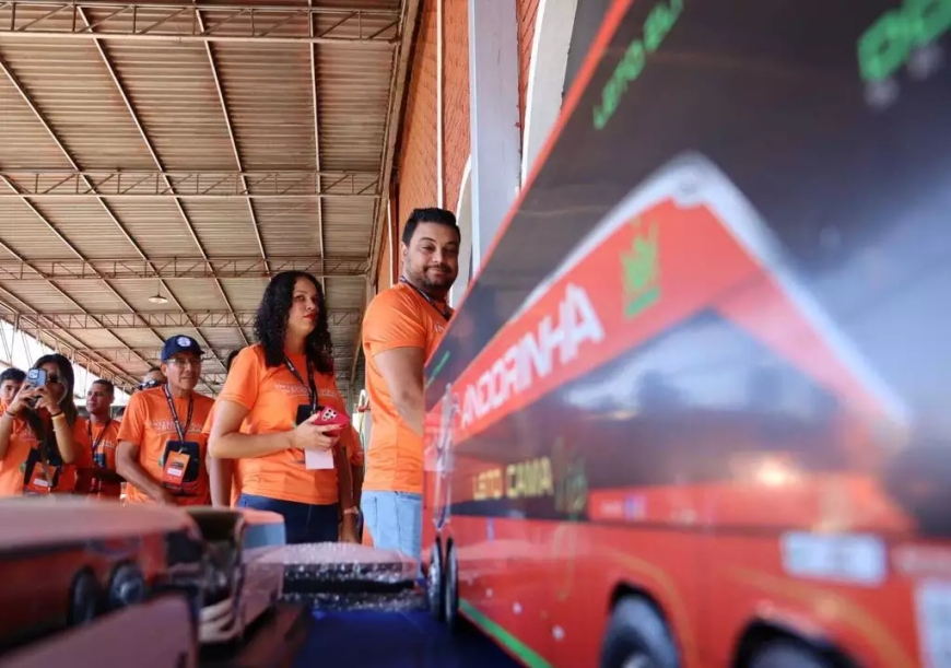 Encontro de busólogos reúne apaixonados por ônibus de vários estados em Campo Grande