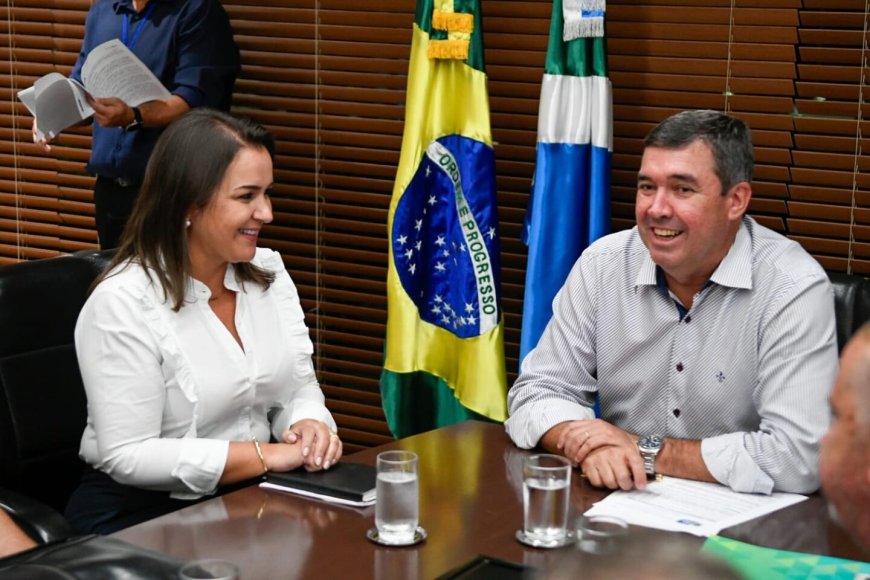 Torre de Babel: PF, MPMS e escândalos implodem ponte entre Governador Riedel e Prefeita Adriane Lopes